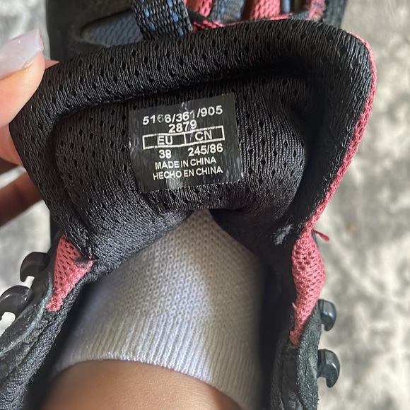 hiking boots - Picture 5 of 6